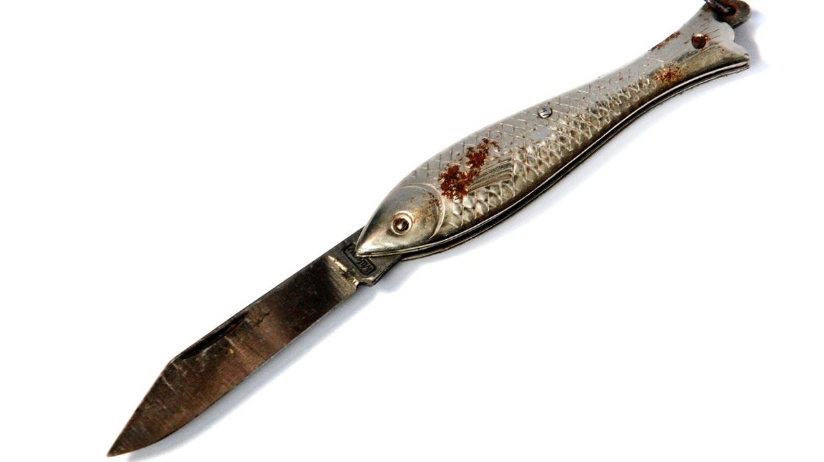 Mikov dosáhl stažení plagiátů nožíku rybička
